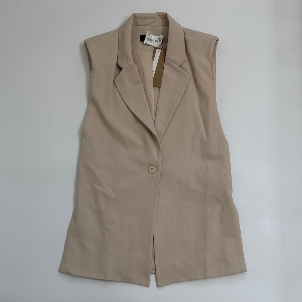 DO+BE Beige Sleeveless Vest Tailored Minimalist Layering Piece NWT